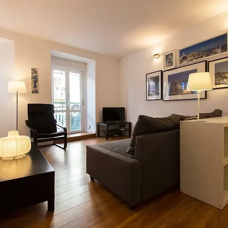 Apartment Typical Tailor Made Flat In Graca Lisbon