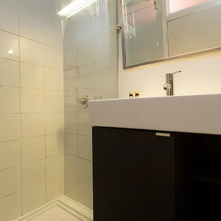 Typical Tailor Made Flat In Graca Apartment